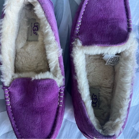 Pink Ugg Slippers - Picture 5 of 6